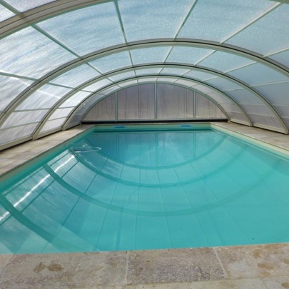 Installation d'abri de piscine